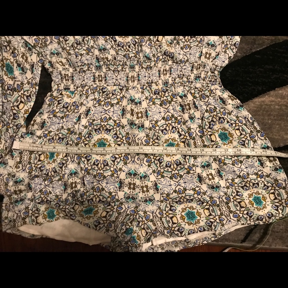 Long Bell sleeve V-neck smock waist printed romper - Picture 5 of 5